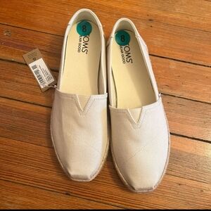NWT Tom's Belmont rope espadrille flats